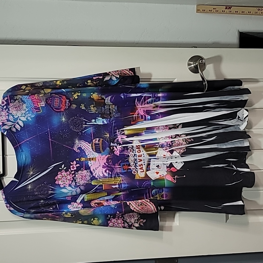One World Las Vegas Graphic Tunic - Picture 6 of 6